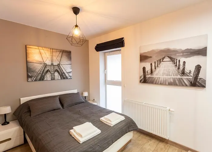 아파트 Tymon Przy Deptaku 스자브노-즈드로이